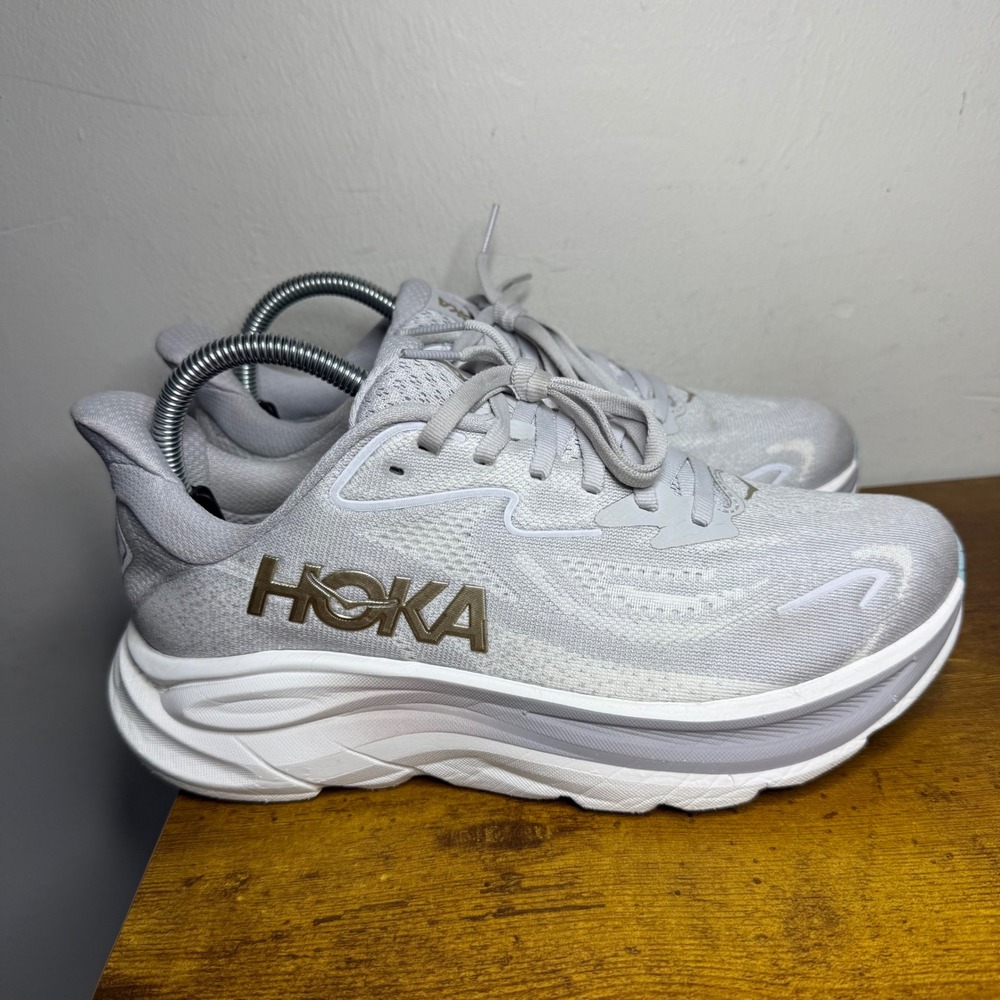 Hoka Clifton 9 Running Shoes Womens Size 8 Gray Gold 1162031 AYF